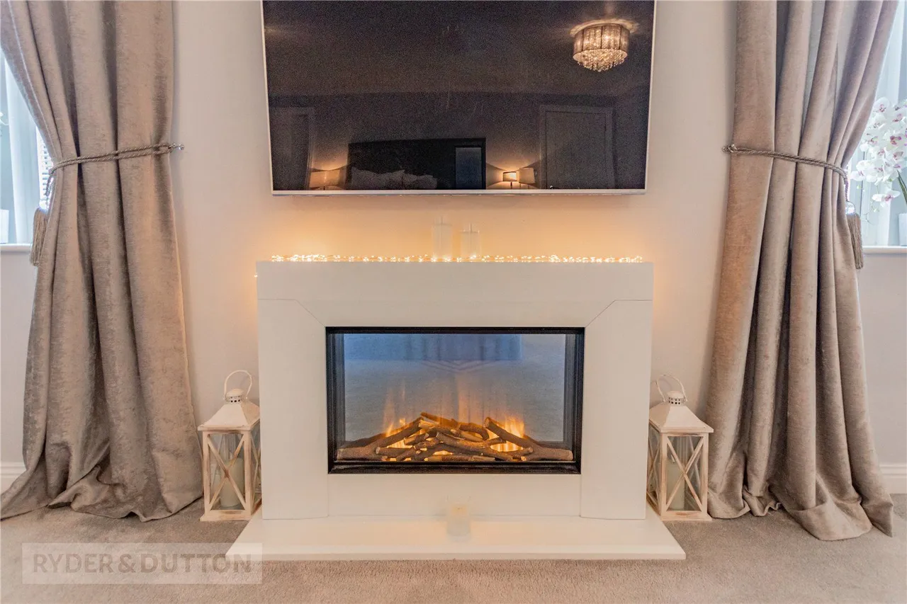Church Grove, Leeside, OL3, photo 32