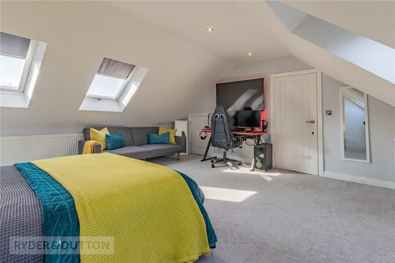 Church Grove, Leeside, OL3, photo 46