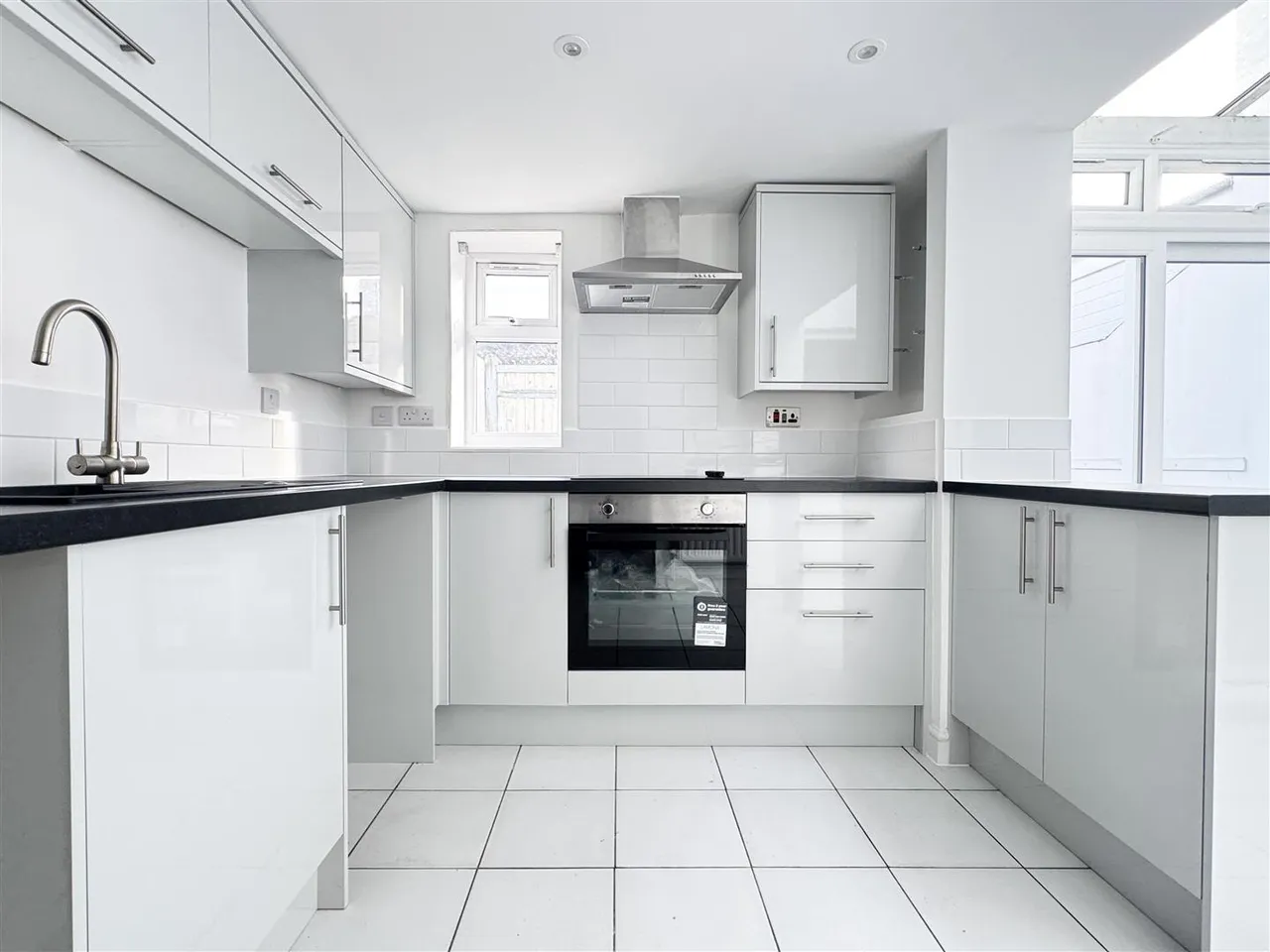 Seaside, Eastbourne, BN22 7NL, photo 8