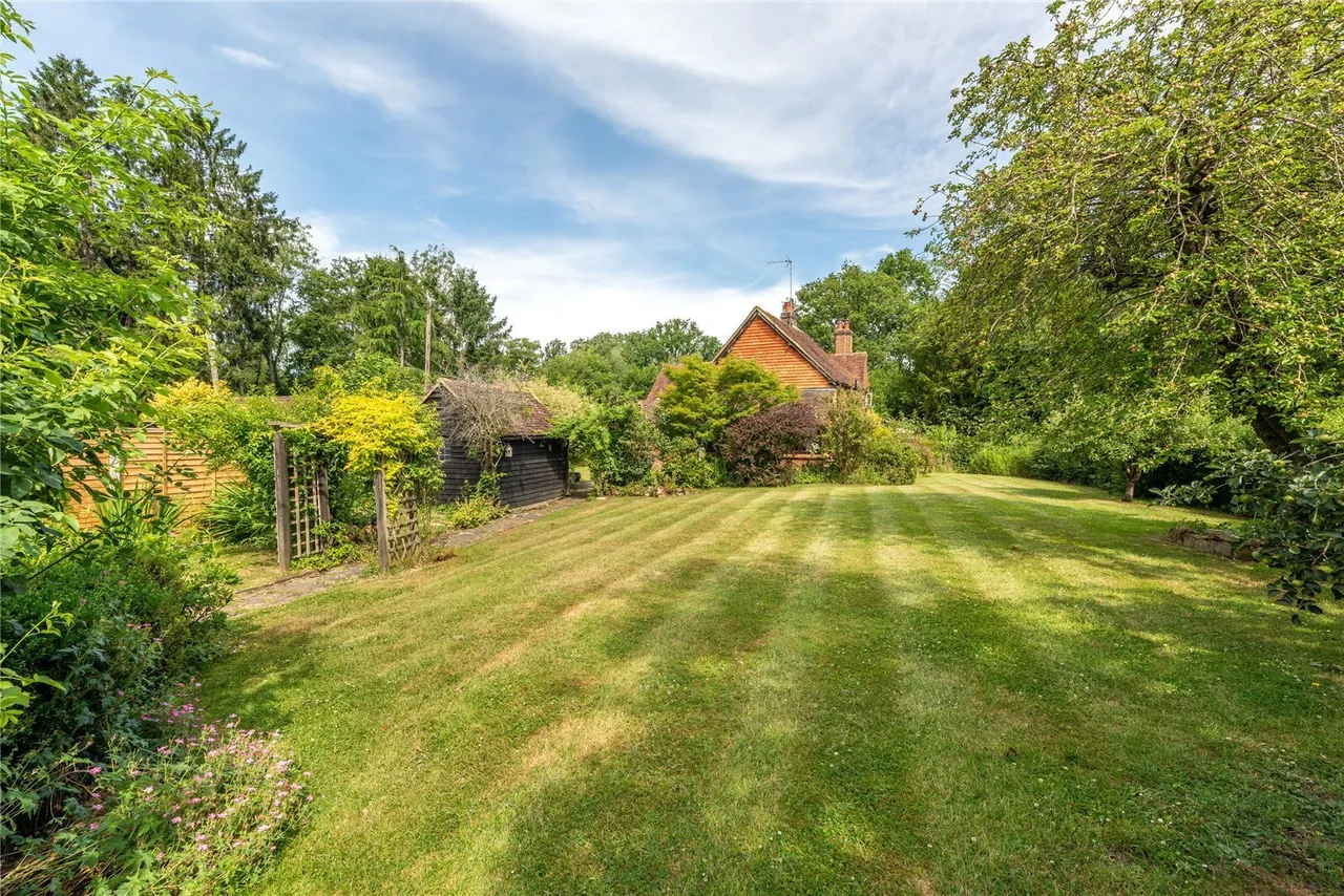 The Green, Ockley, RH5, photo 4