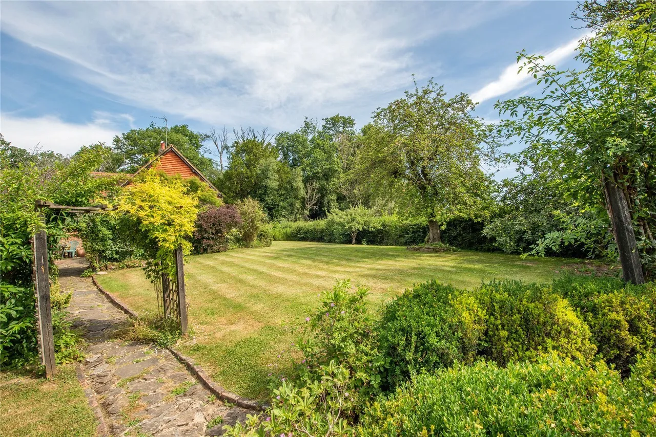 The Green, Ockley, RH5, photo 23