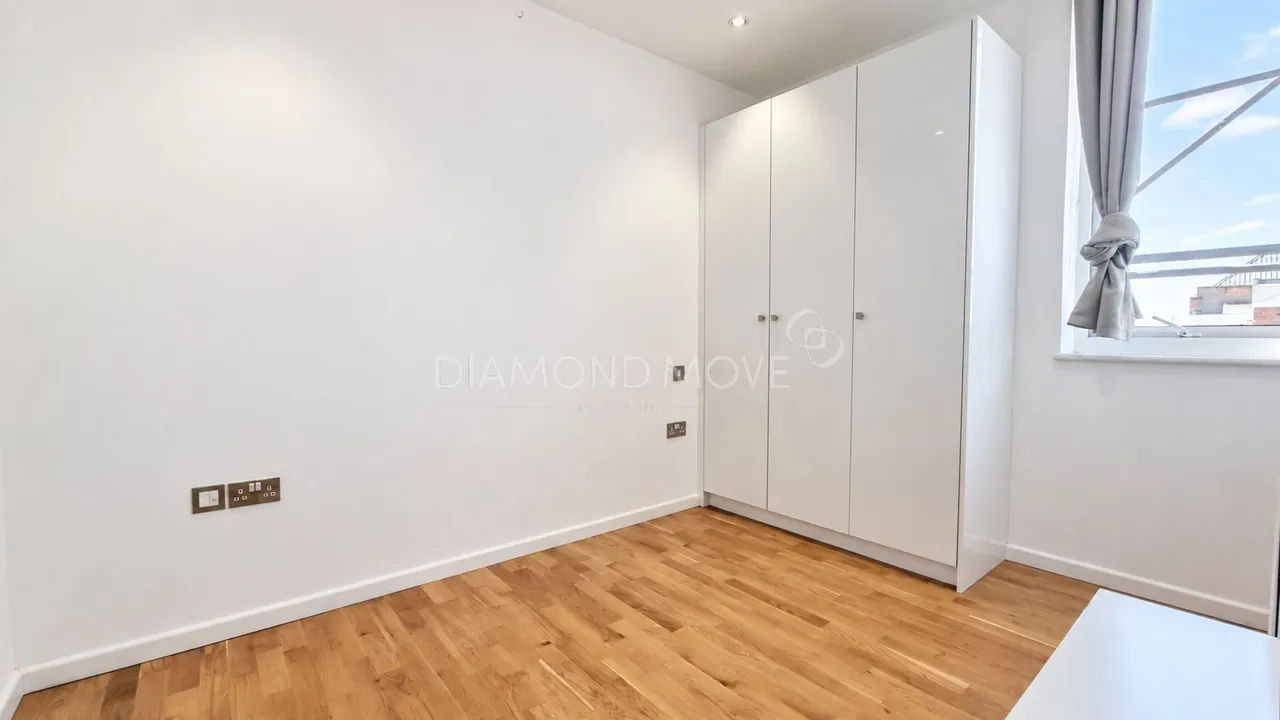 Bath Road, Slough, SL1 3SA, photo 4
