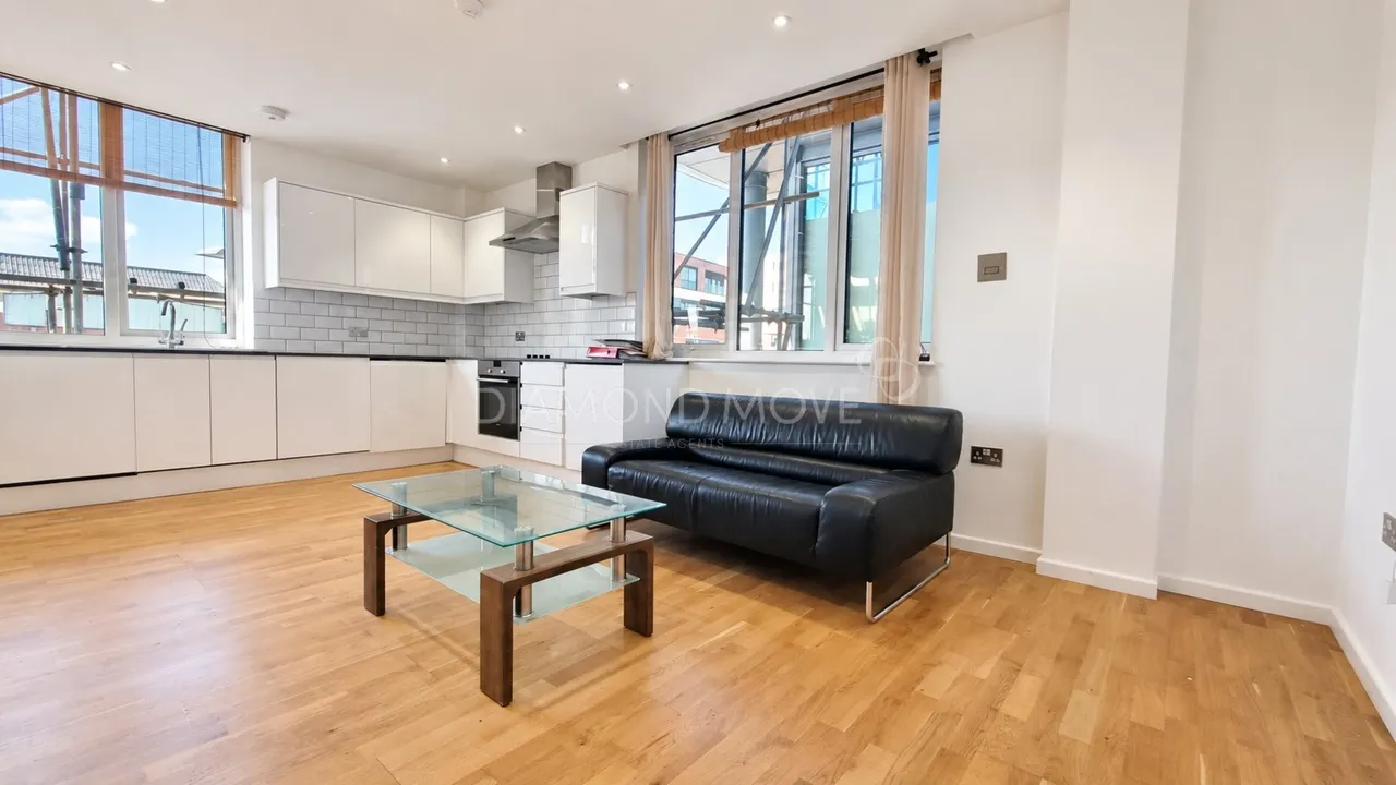 1 bed flat to rent — Bath Road, Slough, SL1 3SA