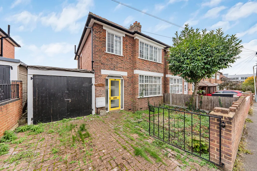3 bed house for sale — Montague Road, Uxbridge, UB8