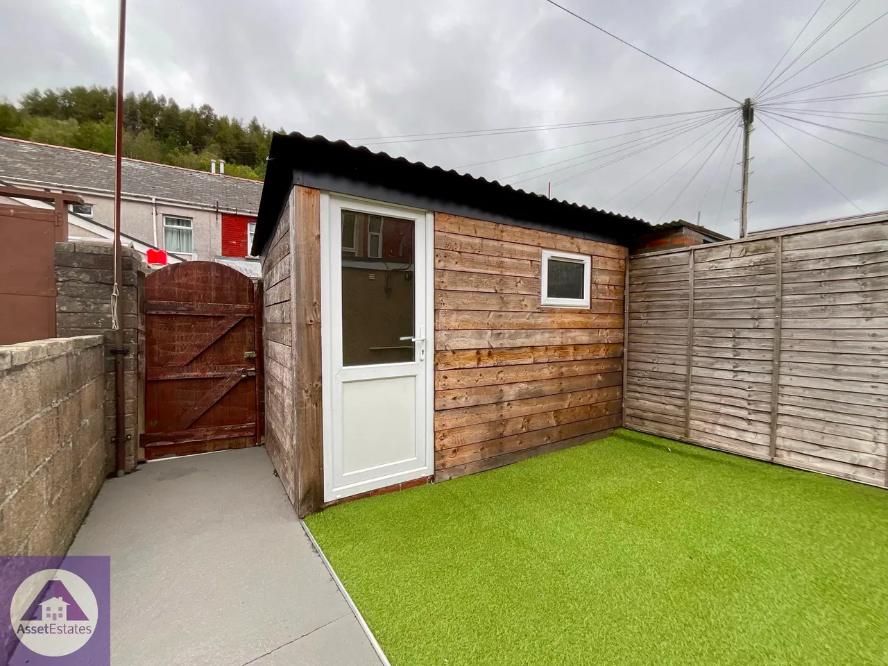 Griffin Street, Six Bells, photo 14