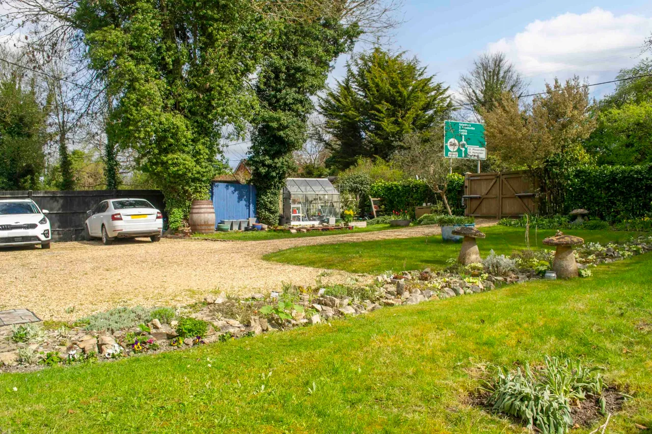 Littlegate Aylesbury Road, Askett, HP27, photo 12