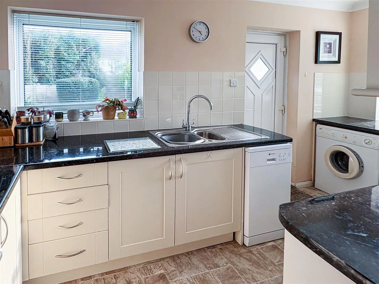 Elm Place, Rustington, photo 6