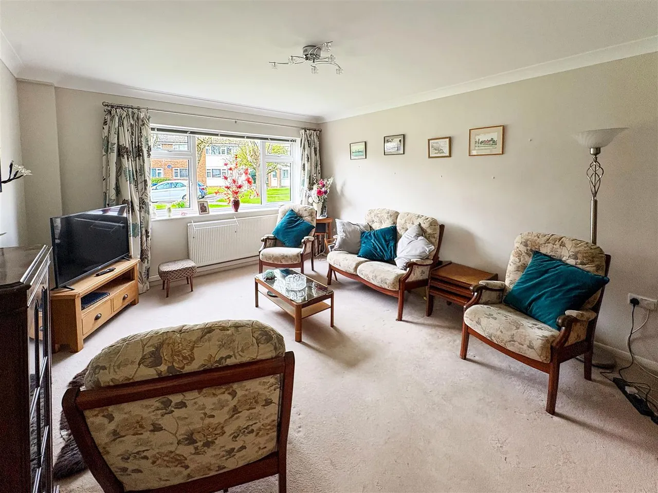 Elm Place, Rustington, photo 2