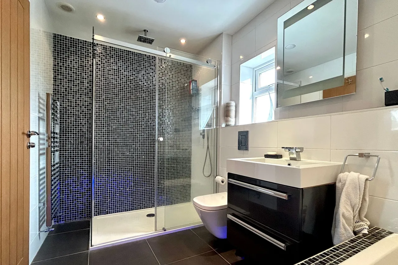 Turves Road, Cheadle, photo 16
