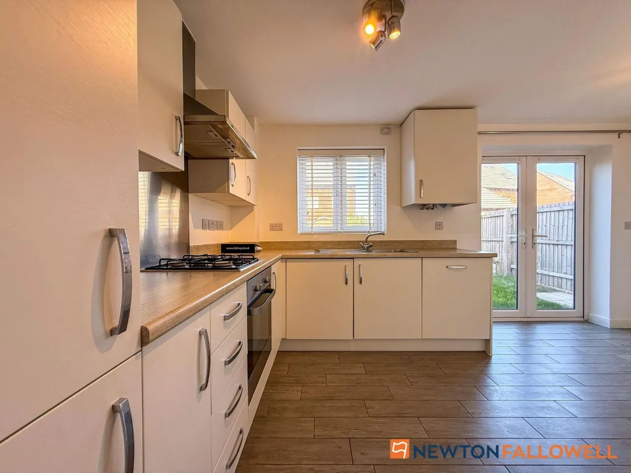 Charters Drive, Middlebeck, NG24, photo 7