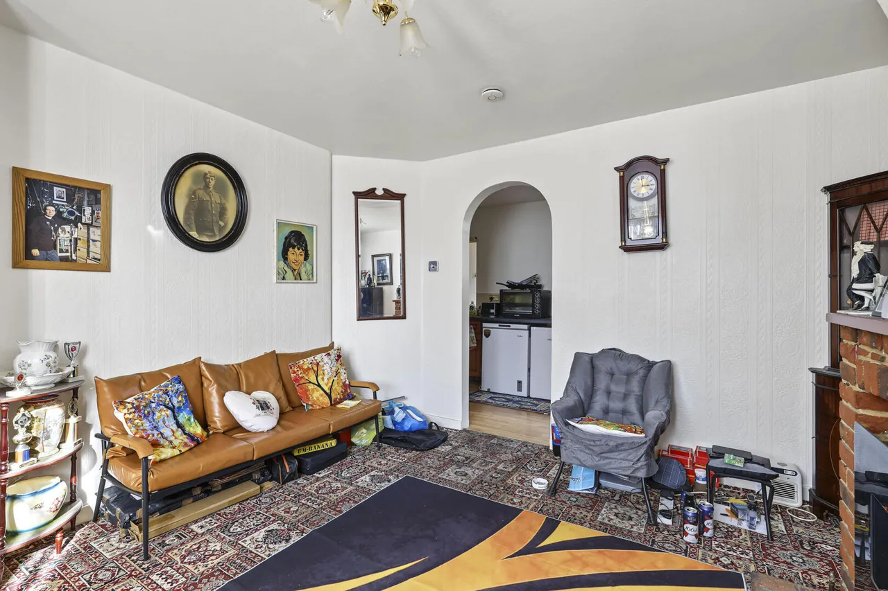 Thornaby Gardens, London, N18, photo 2