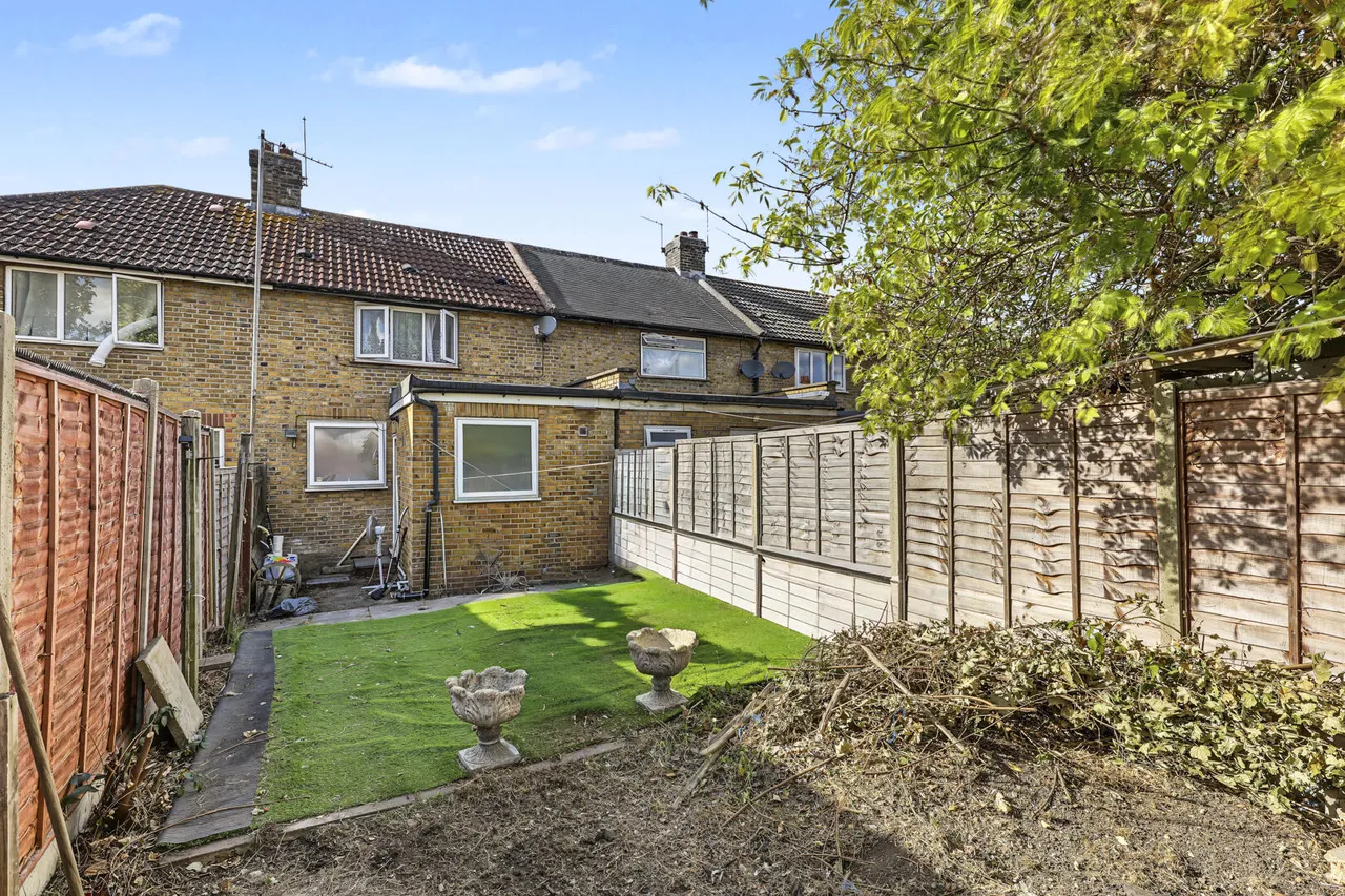 Thornaby Gardens, London, N18, photo 8