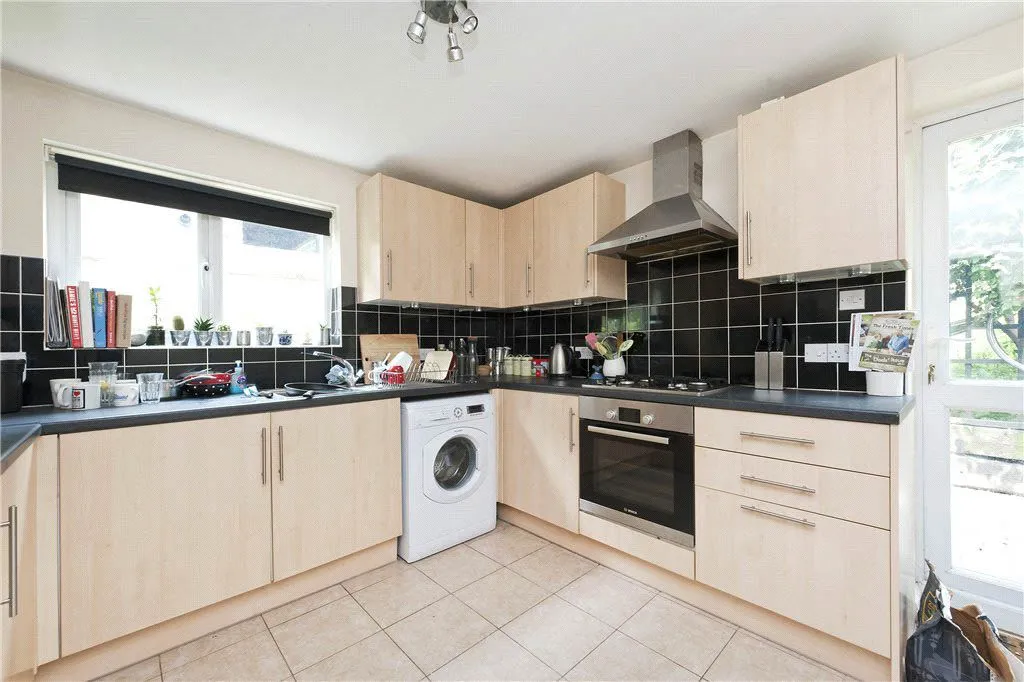 35a Grove Hill Road, London, photo 3