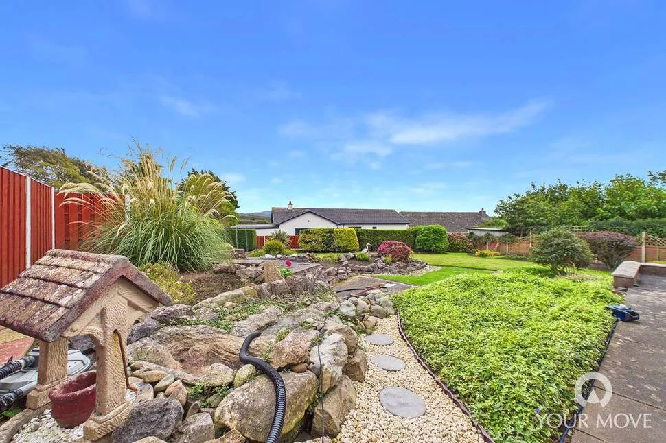 Highfield Close, CA20, photo 3