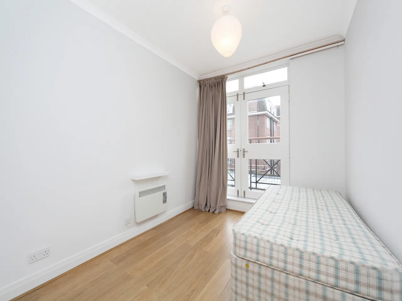 Devonhurst Place, Heathfield Terrace, Chiswick, W4, photo 3
