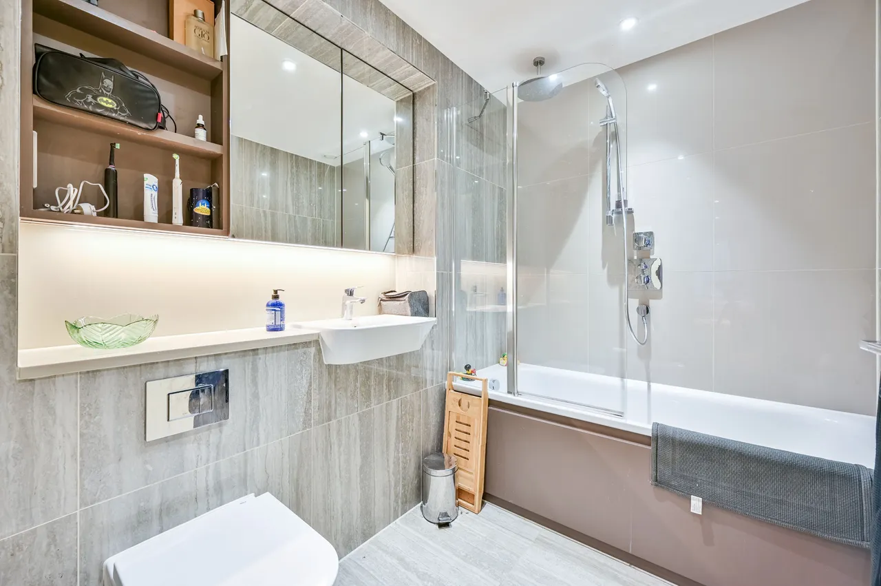 Apartment 4, Amphion House, 5 Thunderer Walk, London, photo 4