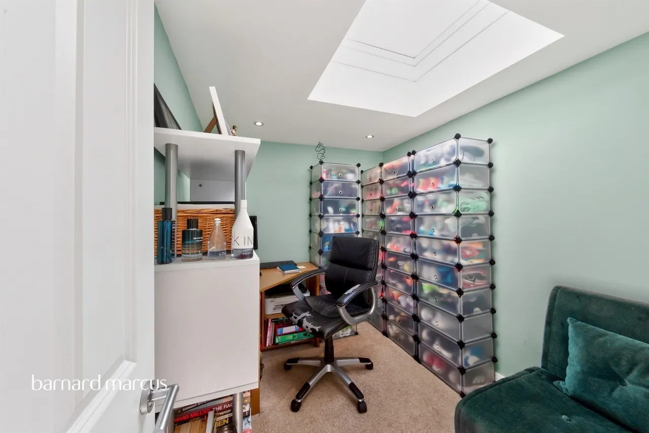 Attfield Close, London, N20, photo 8