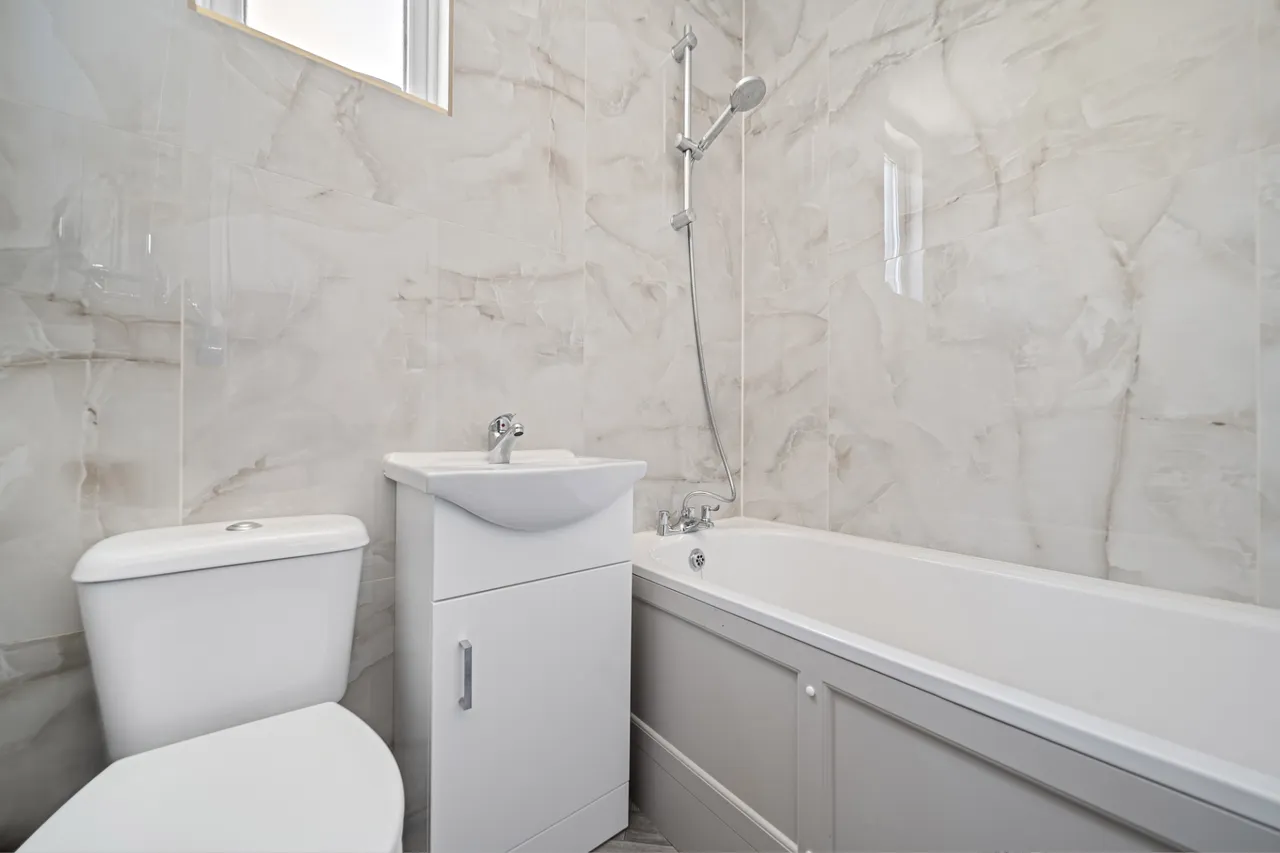 De Luci Road, Erith, DA8 1PS, photo 10