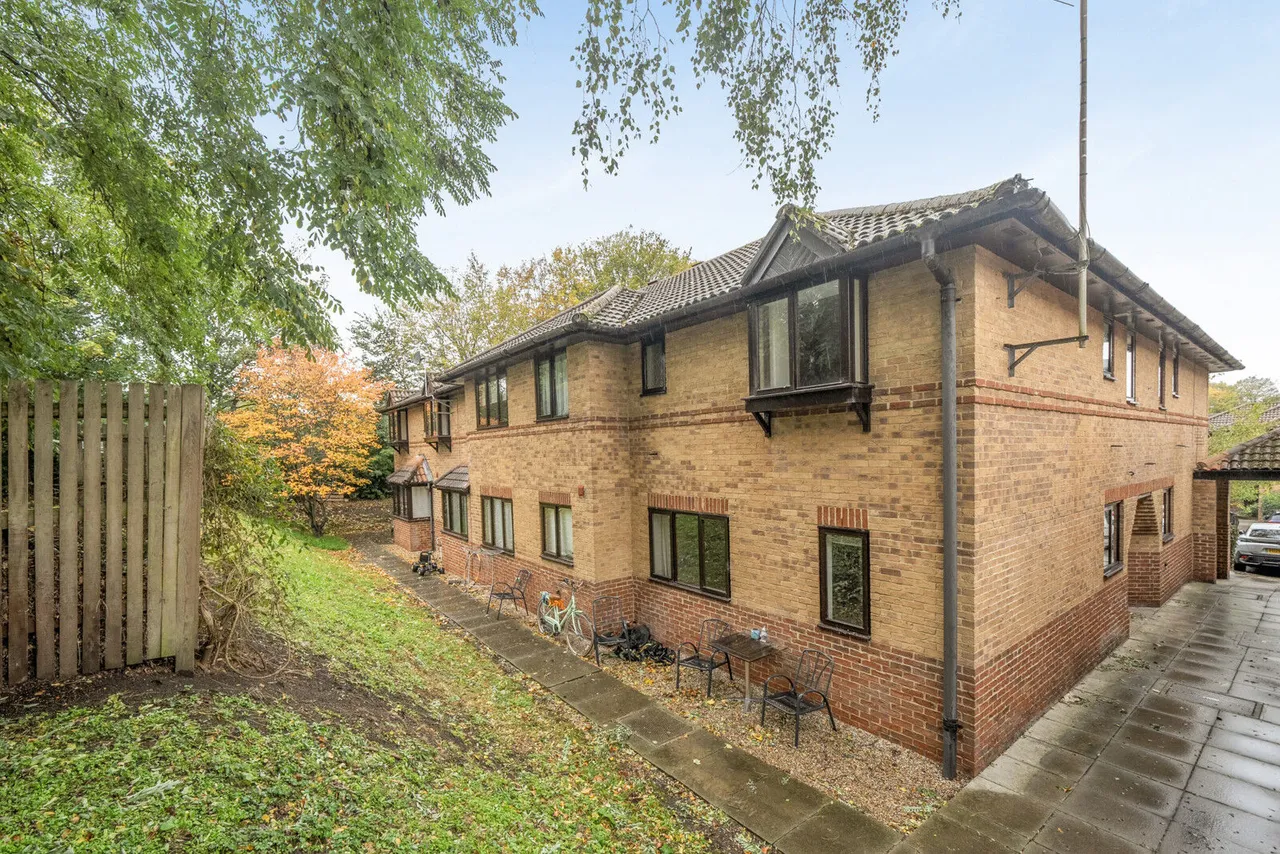 Polehampton Close, Twyford, RG10, photo 13