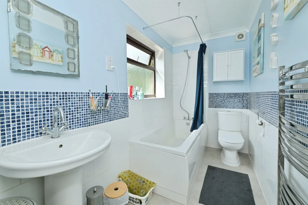 Wentworth Drive, Peterborough, PE8, photo 17