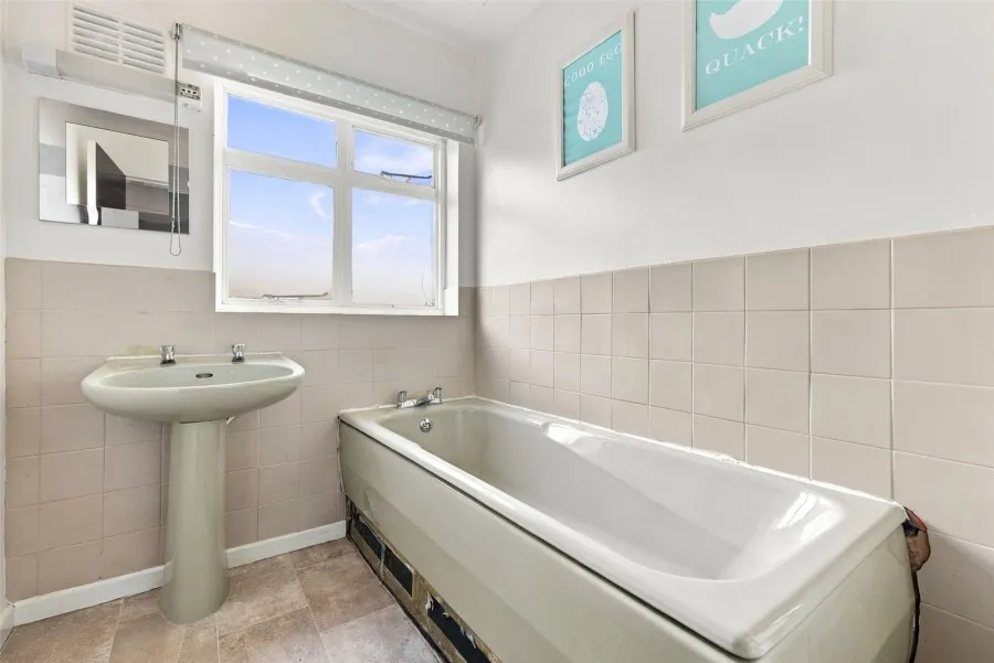 with 4 bedrooms in Great Hallingbury, Bishop's Stortford, CM22, photo 15