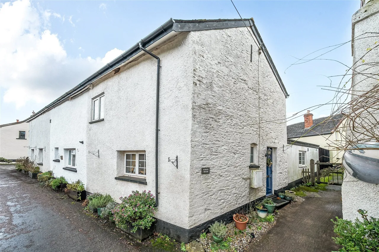2 bed property for sale — Cadeleigh, Tiverton, Devon, EX16