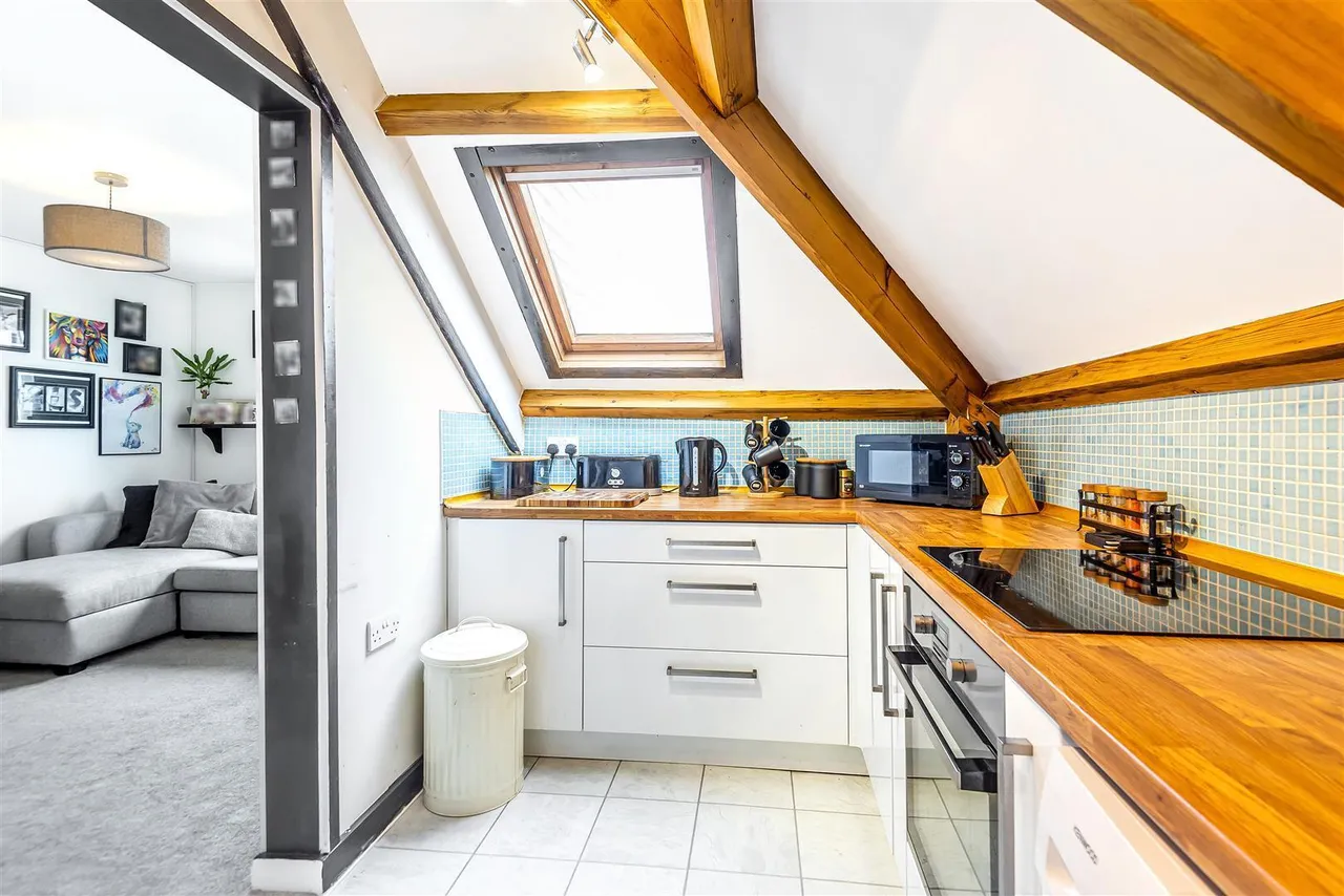 Lower Cippenham Lane, Cippenham, photo 4