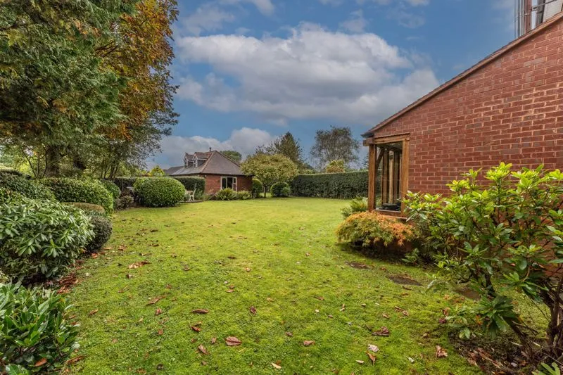 Edge Hill Road, Four Oaks, B74, photo 34