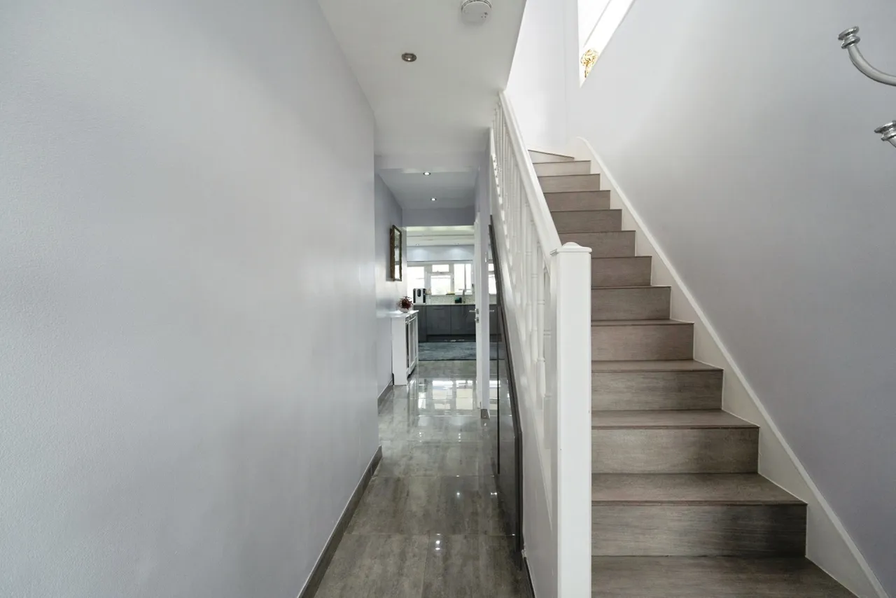 Normanshire Drive, Chingford, E4, photo 8