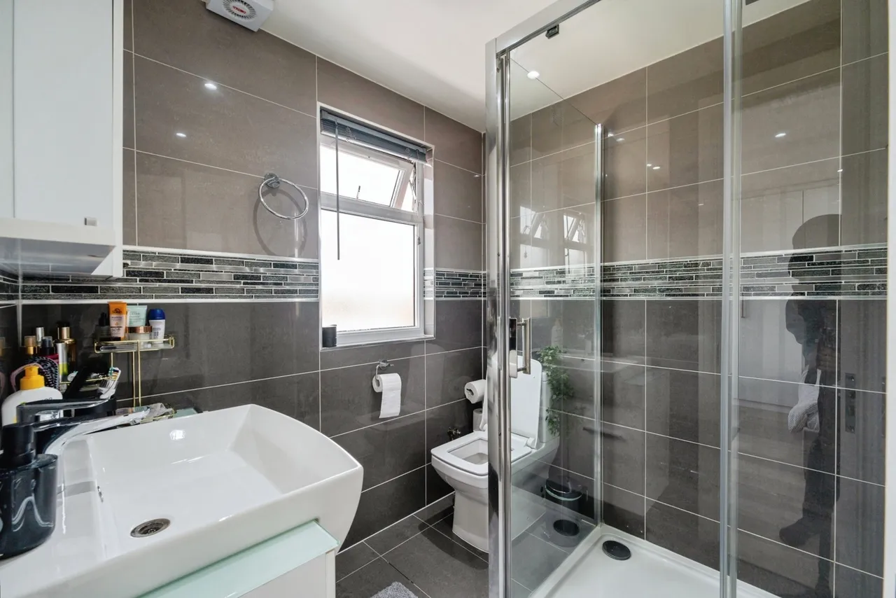 Normanshire Drive, Chingford, E4, photo 5