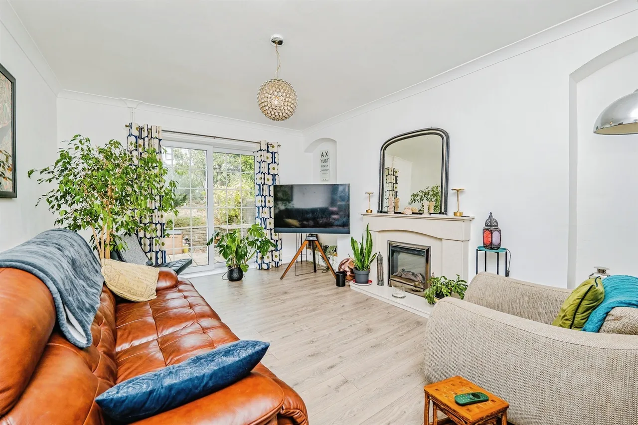 2 bed house for sale, Park Street, Bridgend, CF31