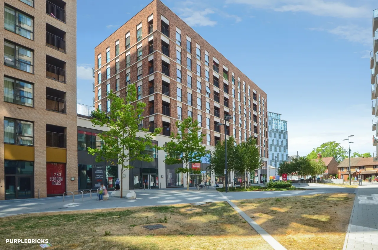 Aerial Square, London, NW9, photo 15