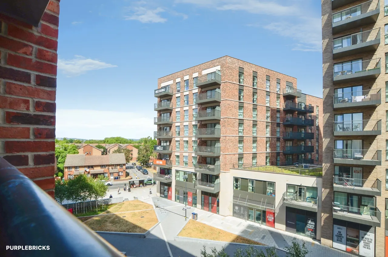 Aerial Square, London, NW9, photo 18