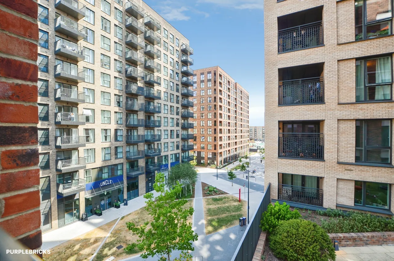 Aerial Square, London, NW9, photo 16