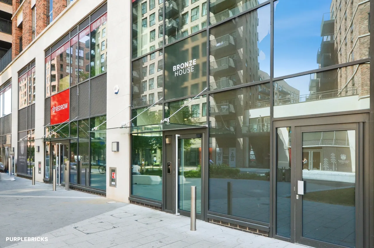 Aerial Square, London, NW9, photo 6