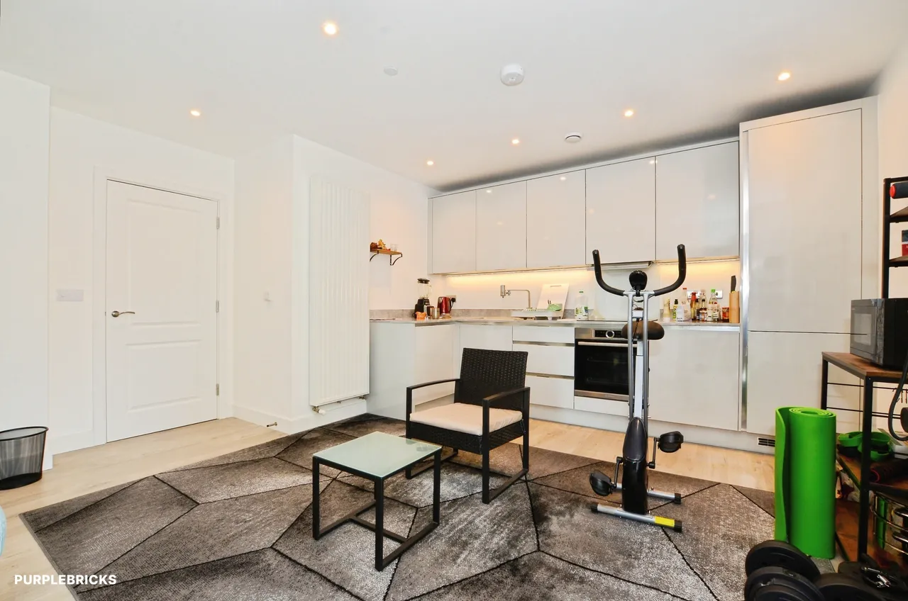 Aerial Square, London, NW9, photo 8