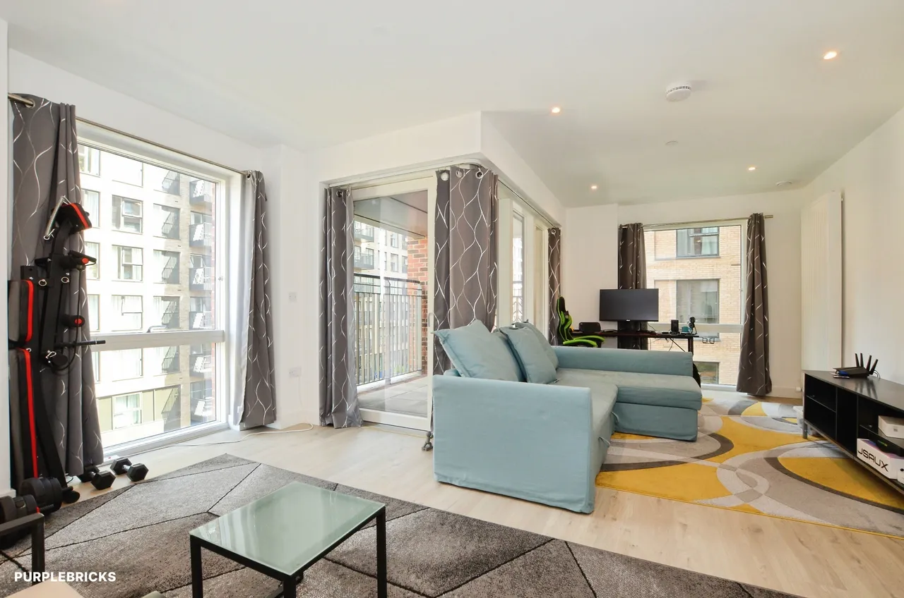 Aerial Square, London, NW9, photo 4