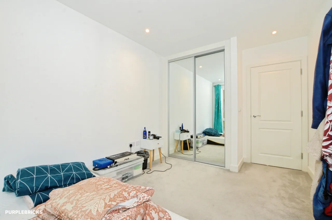 Aerial Square, London, NW9, photo 11