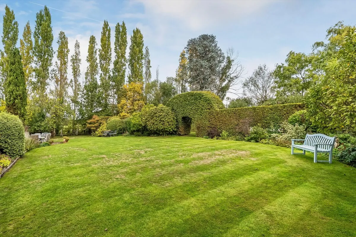 Ripley Lane, West Horsley, KT24, photo 30