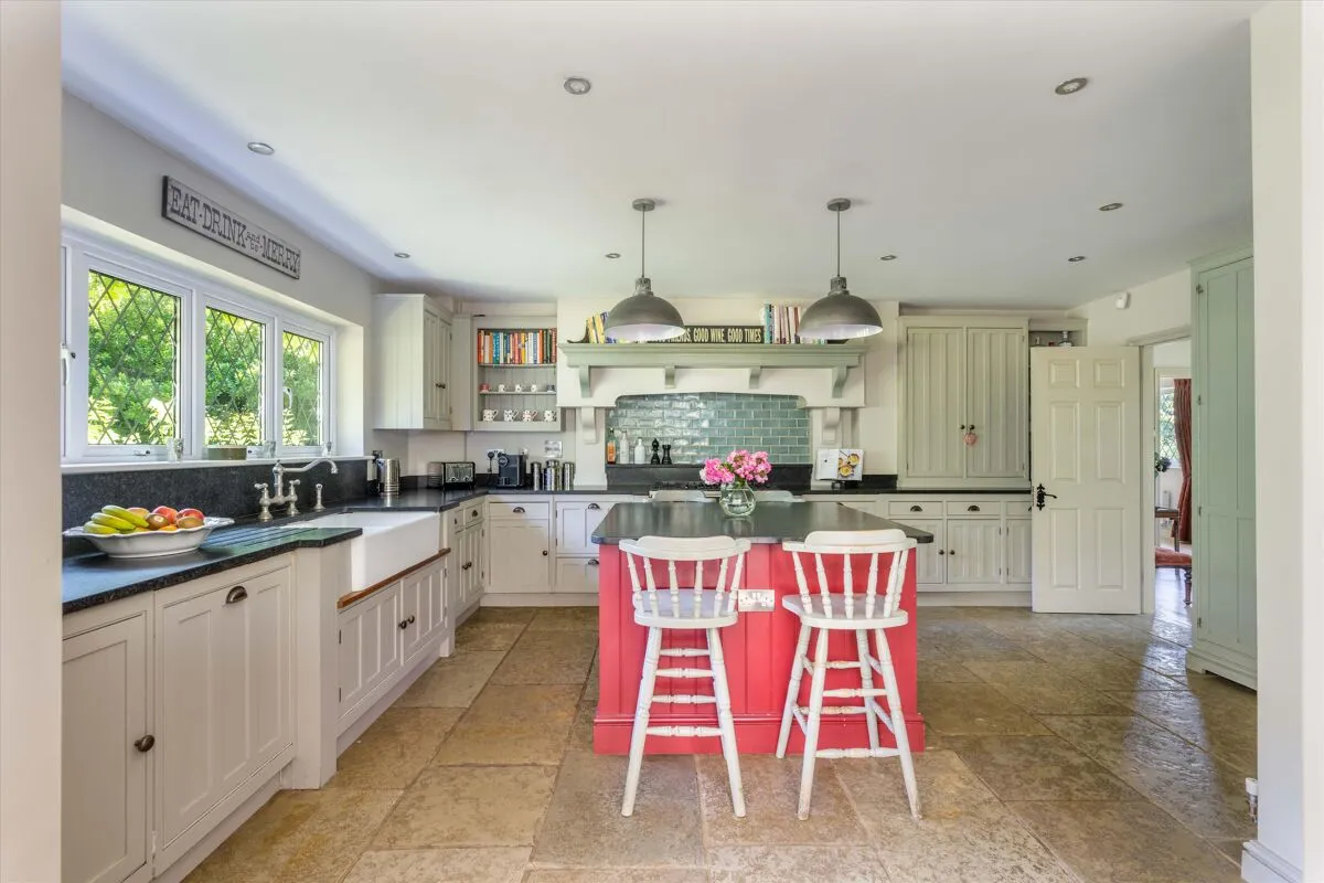 Ripley Lane, West Horsley, KT24, photo 3