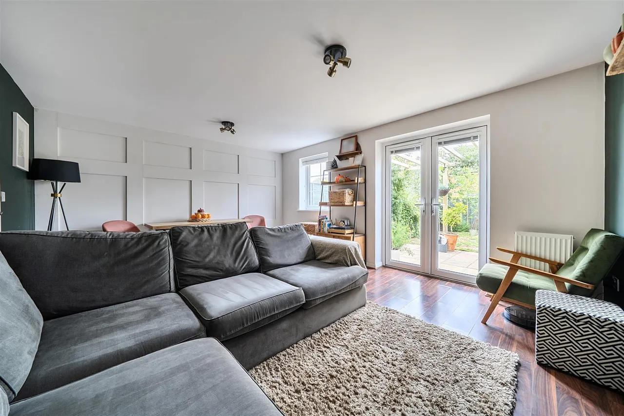 Renoldson Drive, Bursledon, Southampton, photo 3