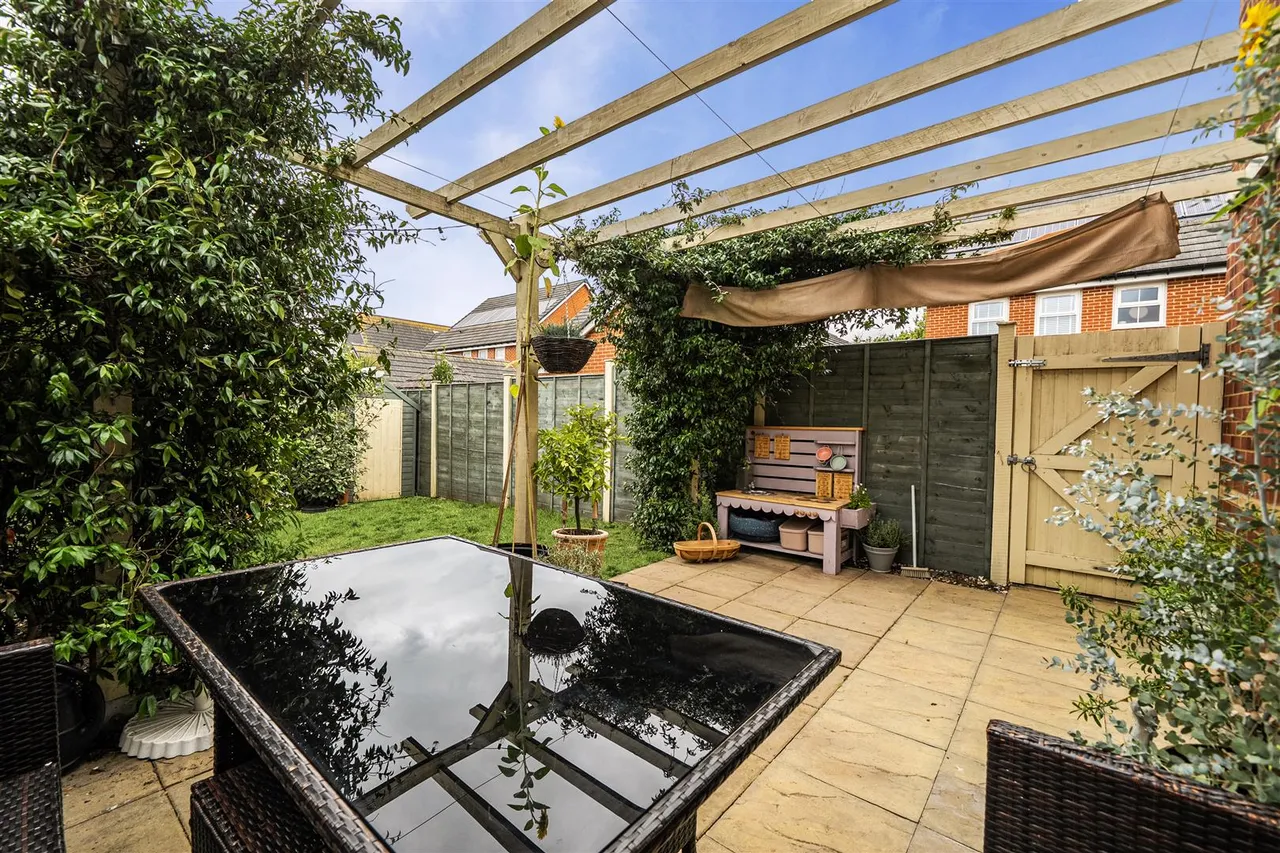 Renoldson Drive, Bursledon, Southampton, photo 14