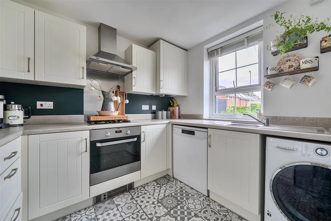 Renoldson Drive, Bursledon, Southampton, photo 4