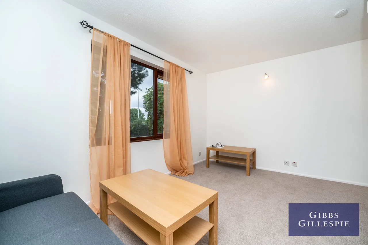 Wicket Road, Perivale Fees Apply, UB6, photo 9