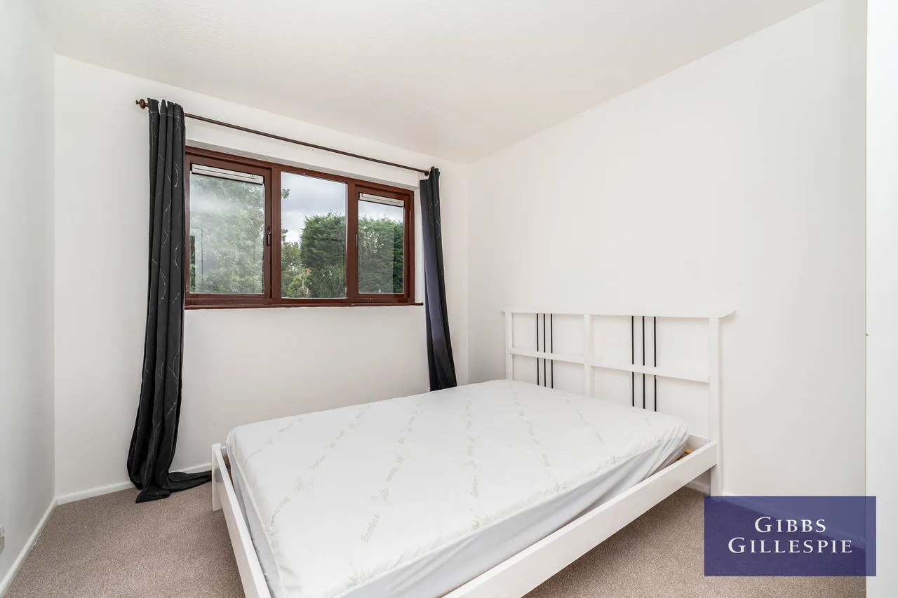 Wicket Road, Perivale Fees Apply, UB6, photo 5