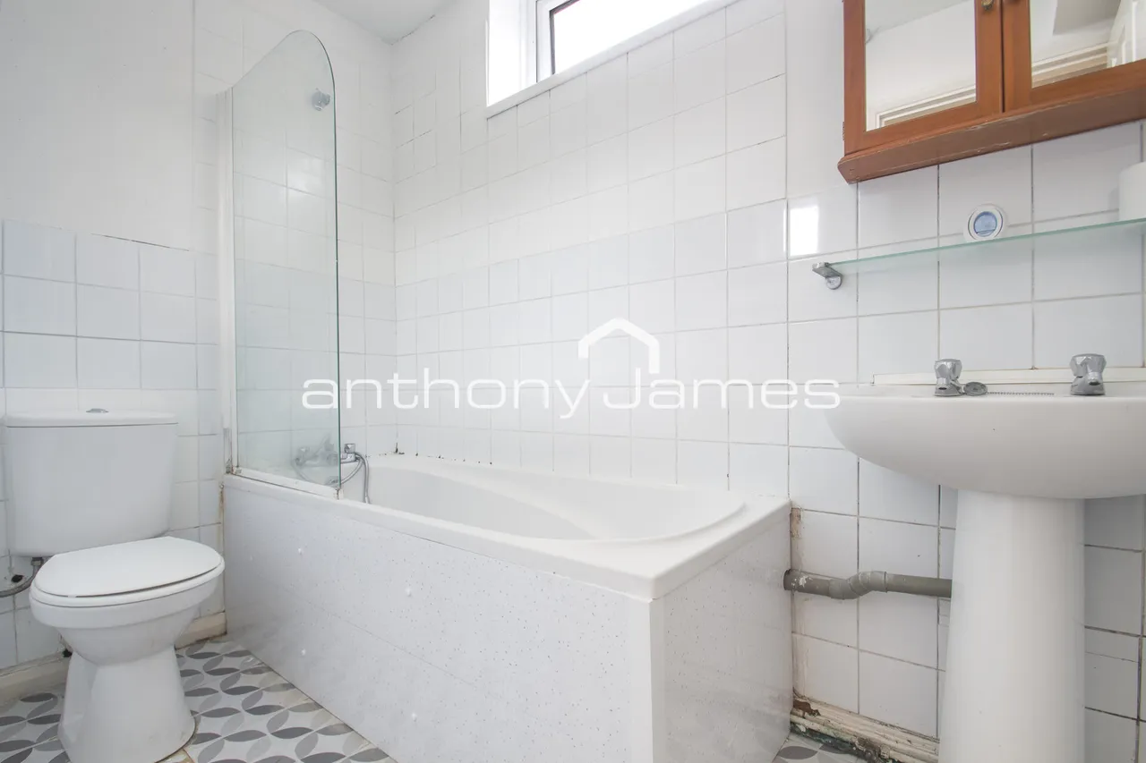 Pickwick Court, Mottingham, London, SE9, photo 5