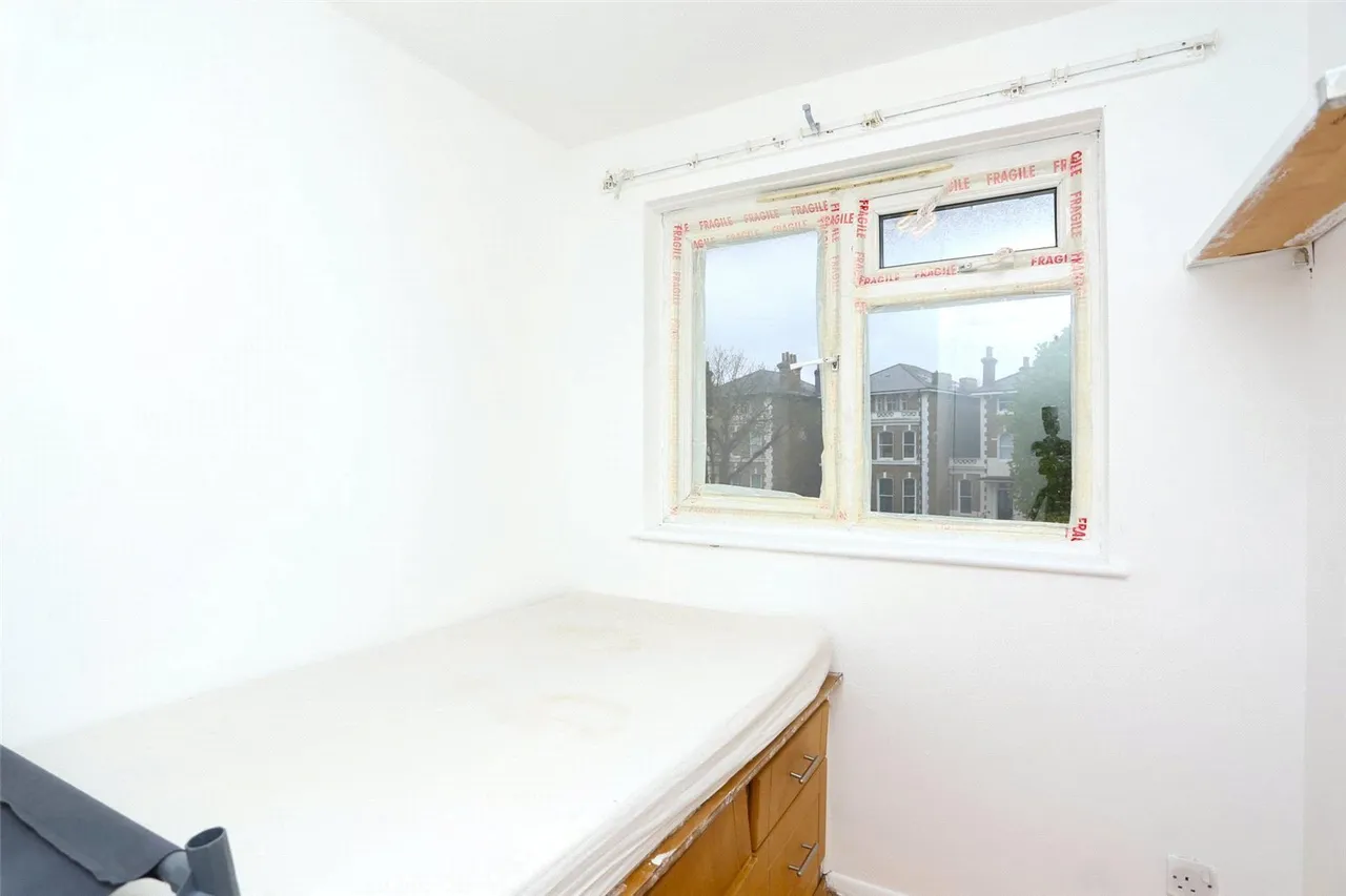 Burnt Ash Road, SE12, photo 16