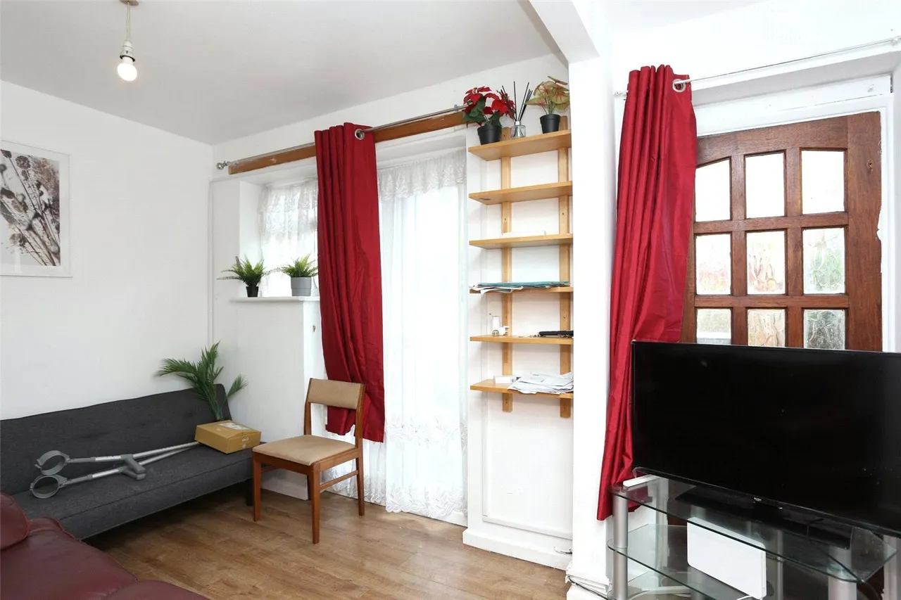Burnt Ash Road, SE12, photo 2