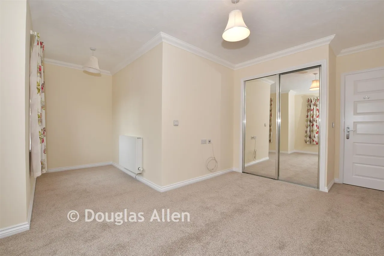 Broomstick Hall Road, Waltham Abbey, EN9, photo 3