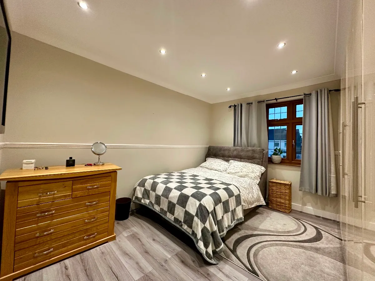 Crowlands Avenue, Romford, photo 10